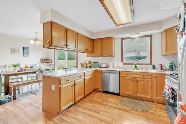 $464,900 | 10922 East 1000 North, Kendallville, IN 46755