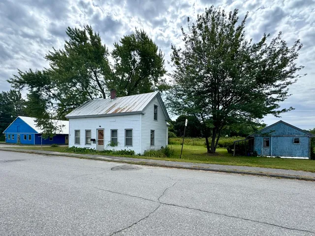$259,000 | 16 Heath Street, Oakland, ME 04963