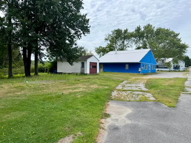 $259,000 | 16 Heath Street, Oakland, ME 04963