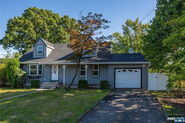 $774,700 | 43 Graydon Terrace, Clifton, NJ 07013