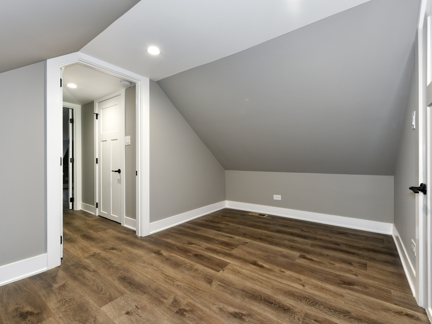 2613 North Rutherford Avenue Chicago, IL 60707 - Photo 22 of 34 Gallery Image 22