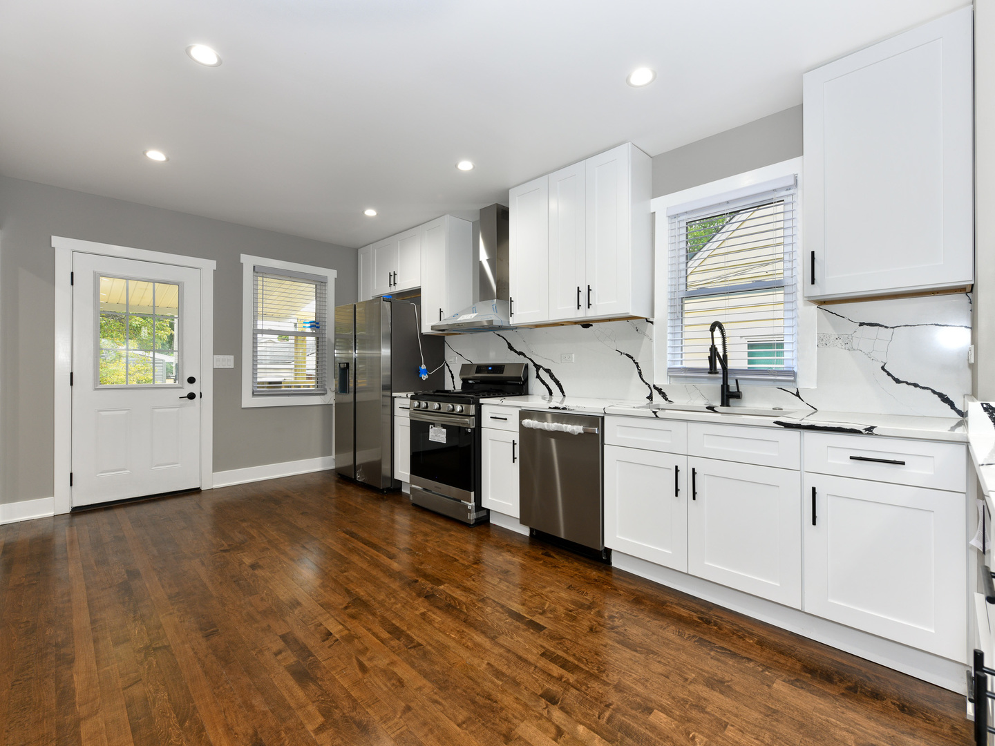 2613 North Rutherford Avenue Chicago, IL 60707 - Photo 4 of 34 Gallery Image 4