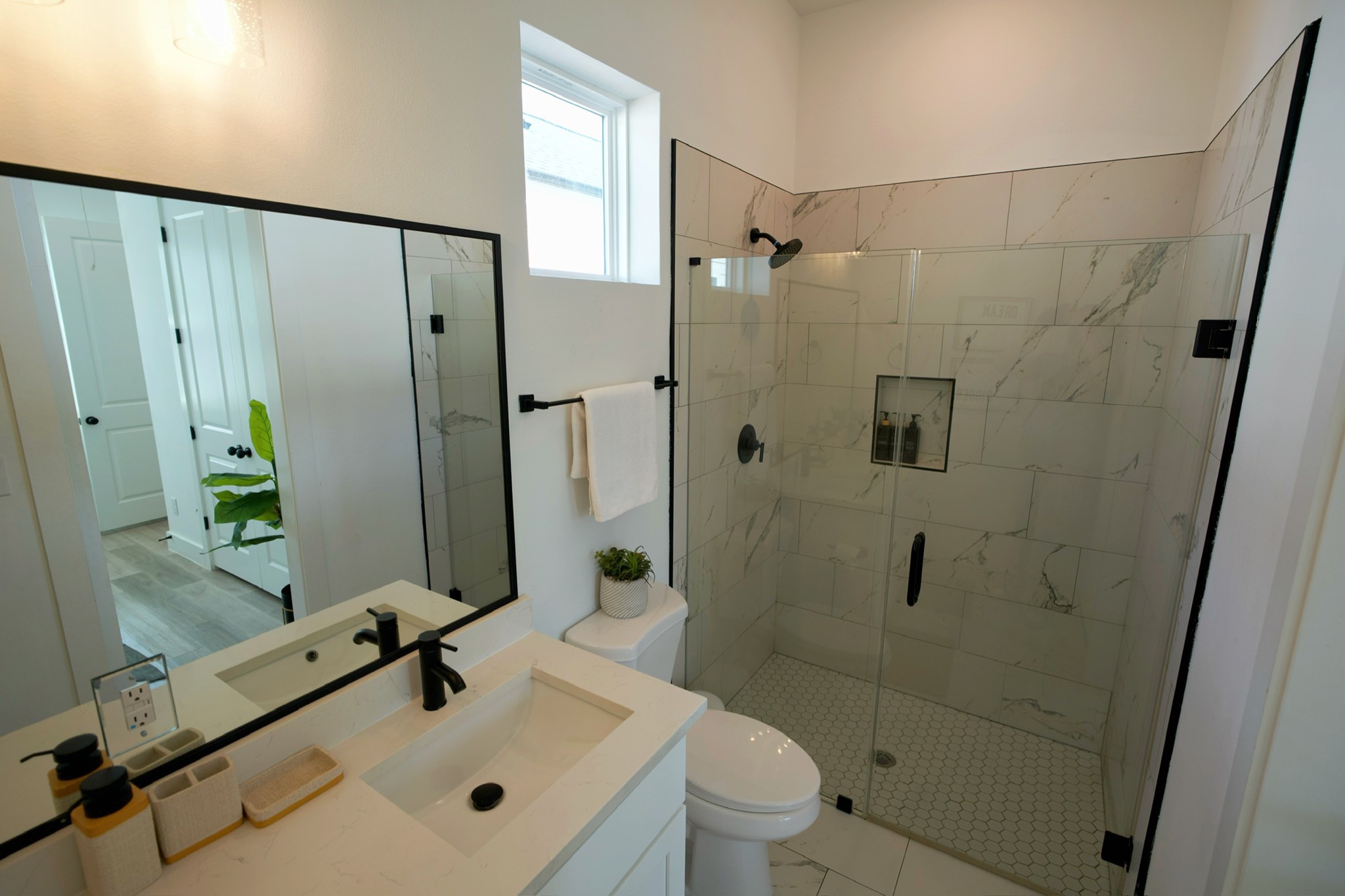 8703 Wileyvale Road Houston, TX 77016 - Photo 7 of 12 Gallery Image 7