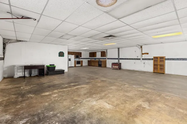 $339,999 | 1412 Northwest 96th Street, Newton, KS 67114