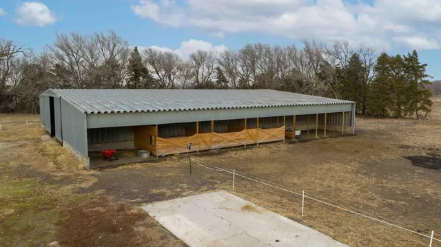 $339,999 | 1412 Northwest 96th Street, Newton, KS 67114