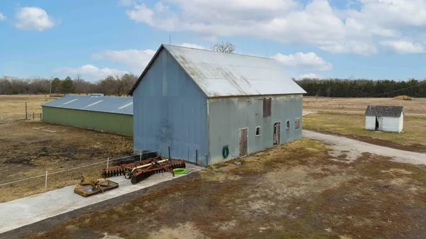 $339,999 | 1412 Northwest 96th Street, Newton, KS 67114