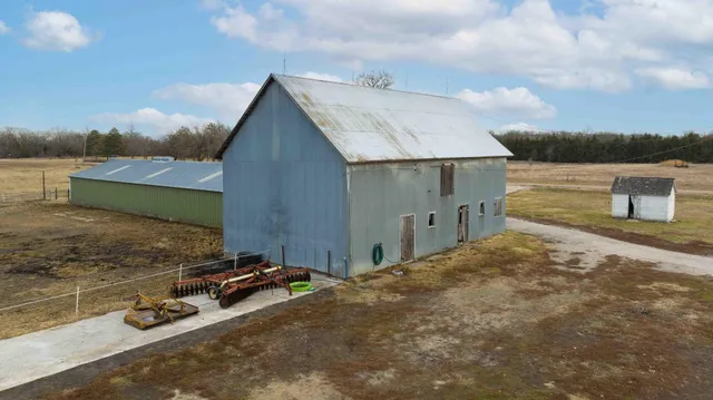 $339,999 | 1412 Northwest 96th Street, Newton, KS 67114