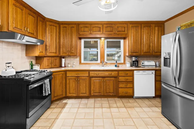 $339,999 | 1412 Northwest 96th Street, Newton, KS 67114