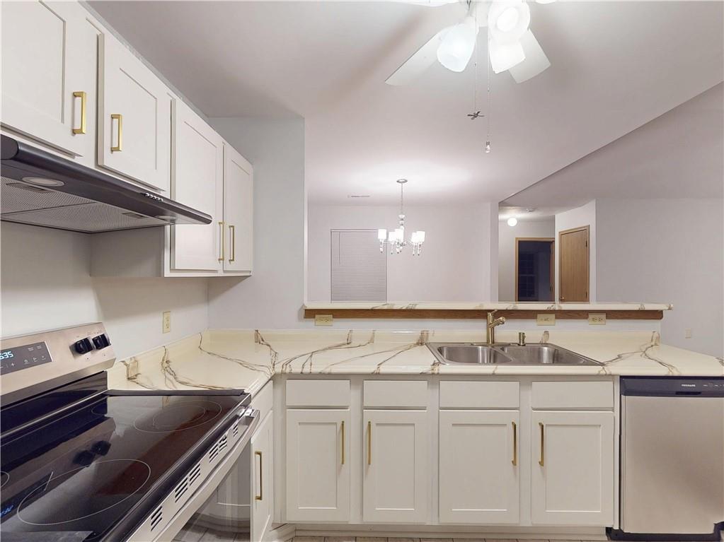 502 Brookstone Court Butler, PA 16001 - Photo 11 of 16 Kitchen