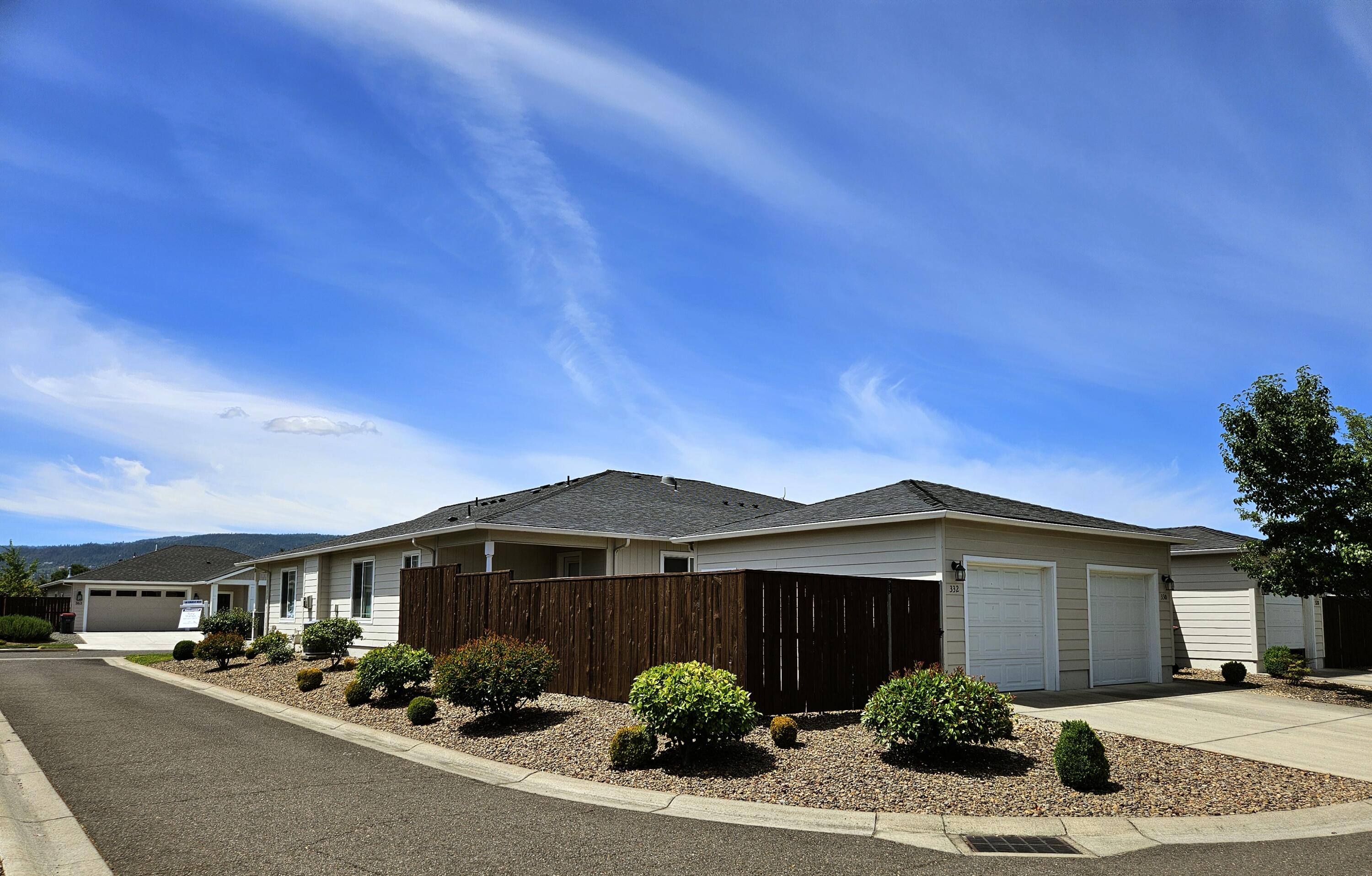 332 Cheney Loop Central Point, OR 97502 - Photo 21 of 27 20250804_130742