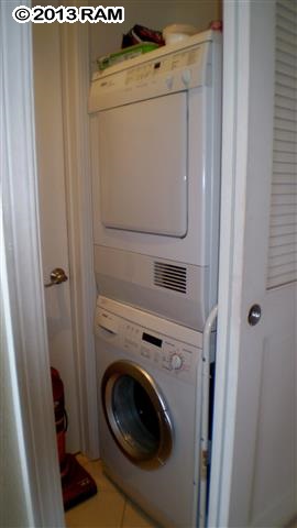 3833 Lower Honoapiilani Road, Unit A203 Lahaina, HI 96761 - Photo 18 of 26 a utility room with dryer and washer