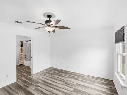 $245,000 | 229 J E Brown Lane, Jarrell, TX 76537