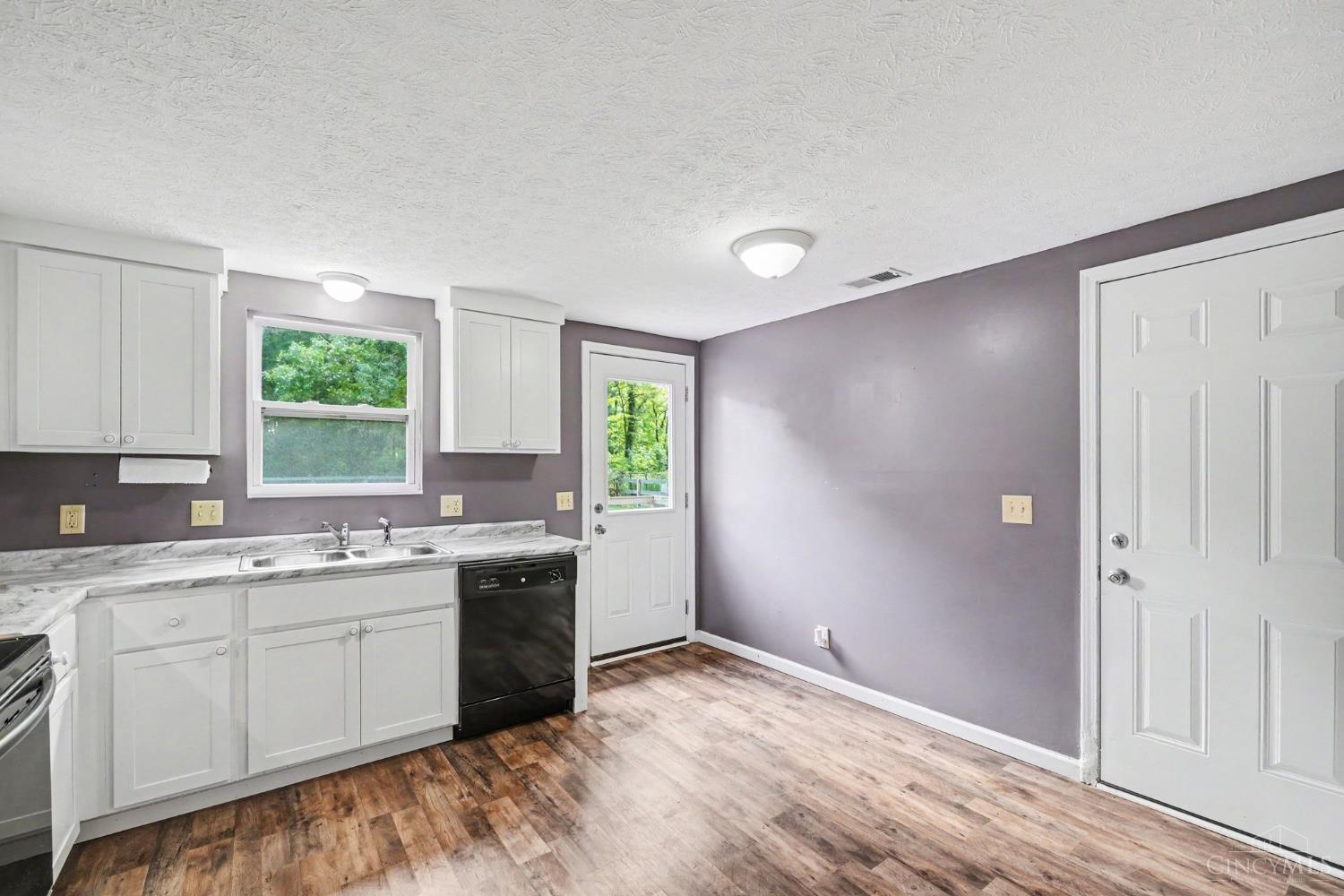 5826 Buckwheat Road Milford, OH 45150 - Photo 7 of 20 Gallery Image 7