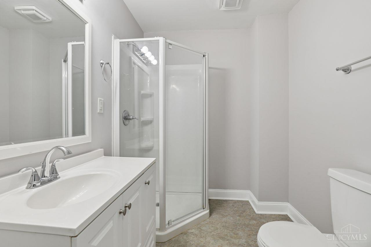 6015 Eleanor Street Cincinnati, OH 45227 - Photo 18 of 36