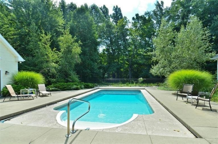 16225 Lakeside Road Three Oaks, MI 49128 - Photo 18 of 32 Pool