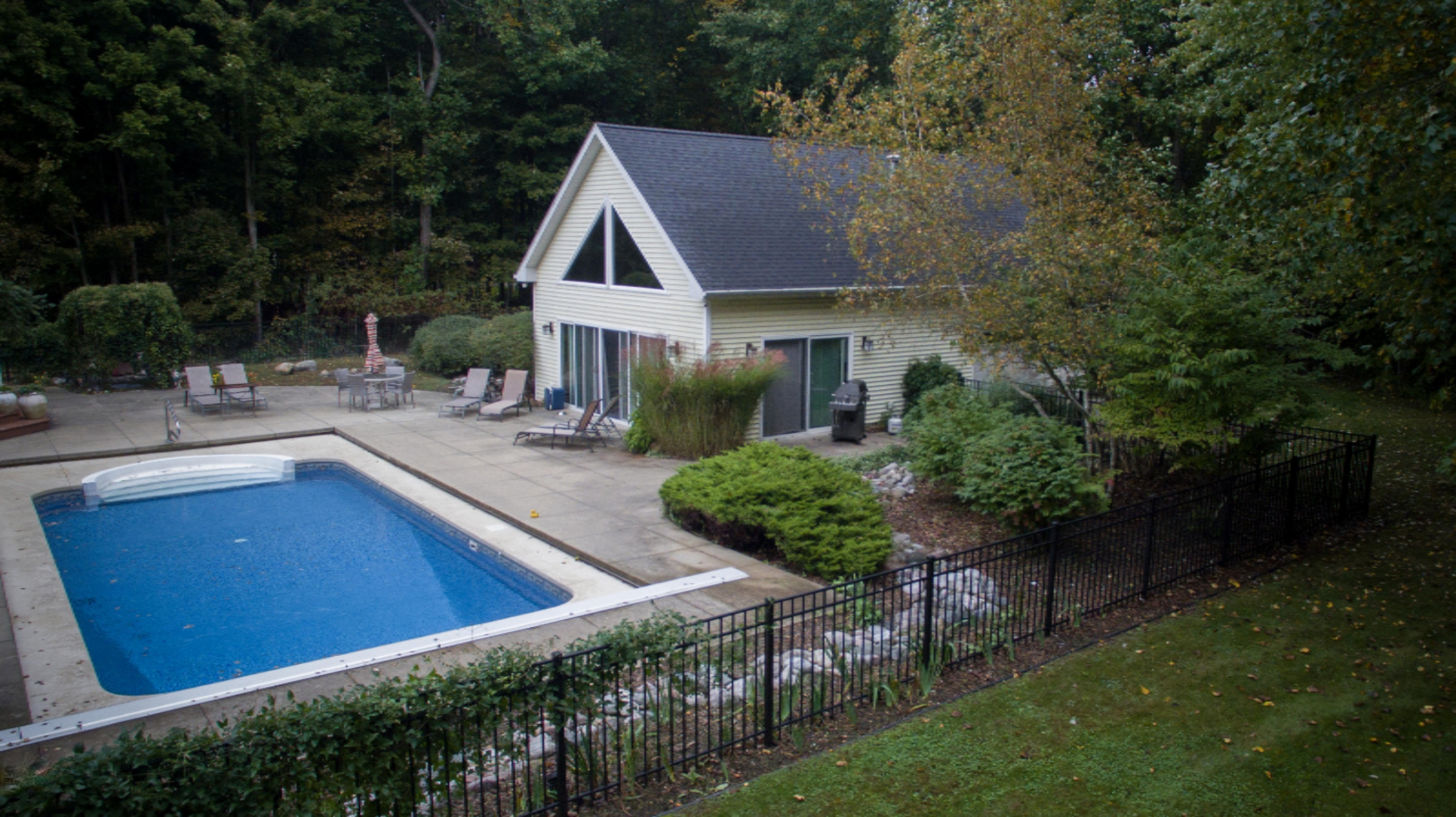 16225 Lakeside Road Three Oaks, MI 49128 - Photo 22 of 32 Pool House