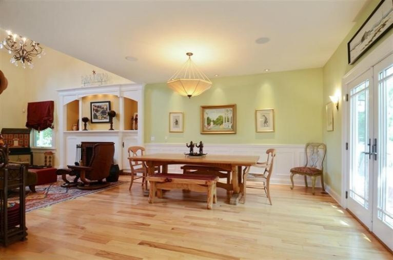 16225 Lakeside Road Three Oaks, MI 49128 - Photo 6 of 32 Dining