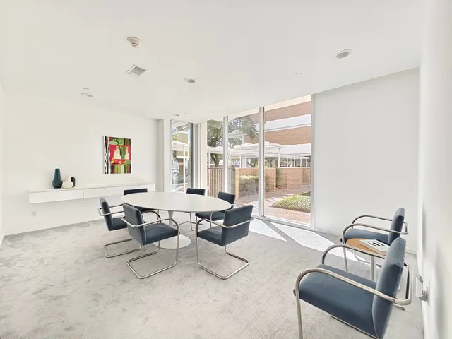 $1,695 | 3614 Montrose Boulevard, Unit 404, Houston, TX 77006