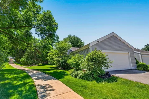 $515,000 | 15 Oak Creek Trail, Madison, WI 53717