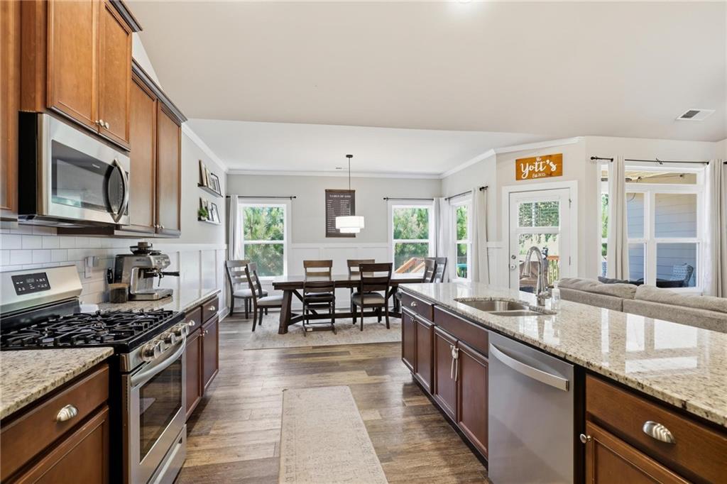 47 Violet Lane Dallas, GA 30132 - Photo 12 of 27 a kitchen with lots of counter top space