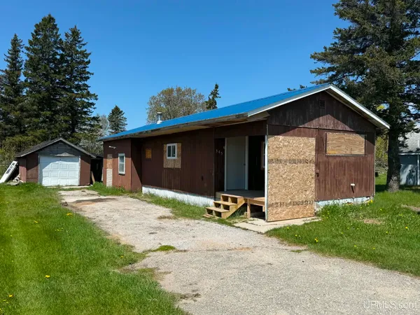 $92,250 | 345 North Maple Street, Manistique, MI 49854