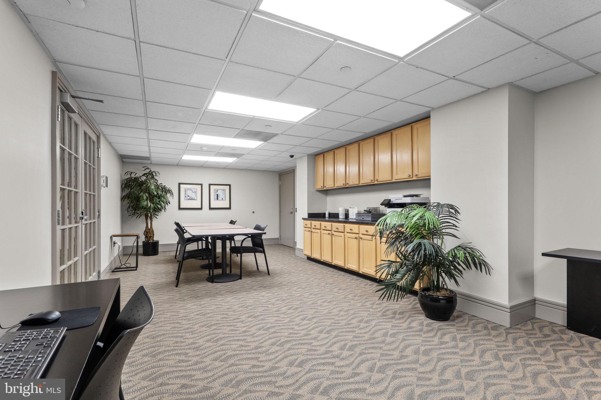 880 North Pollard Street, Unit 224 Arlington, VA 22203 - Photo 33 of 39 a living room with furniture
