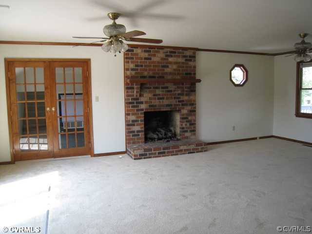 17550 Loving Union Road Disputanta, VA 23842 - Photo 3 of 11 Den/Family/Great Room