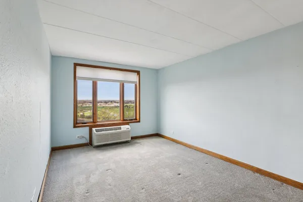 $185,000 | 1 Renaissance Place, Unit 1022, Palatine, IL 60067