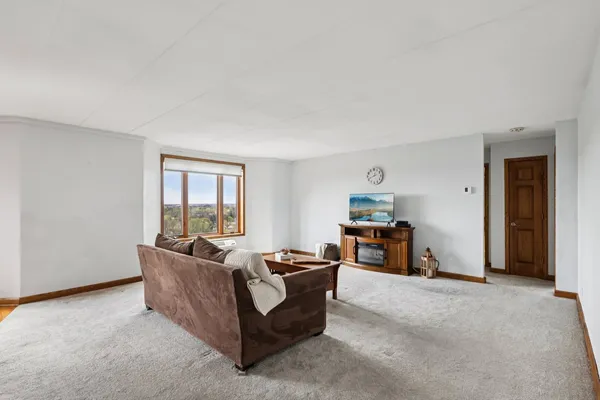 $185,000 | 1 Renaissance Place, Unit 1022, Palatine, IL 60067