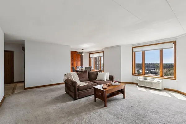 $185,000 | 1 Renaissance Place, Unit 1022, Palatine, IL 60067