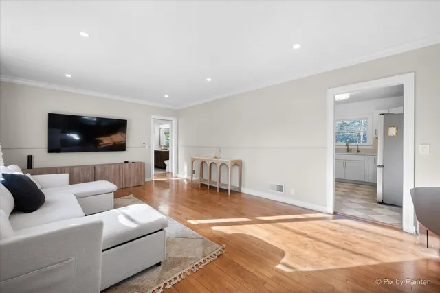 $400,000 | 28524 West Main Street, Barrington, IL 60010