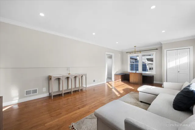 $400,000 | 28524 West Main Street, Barrington, IL 60010