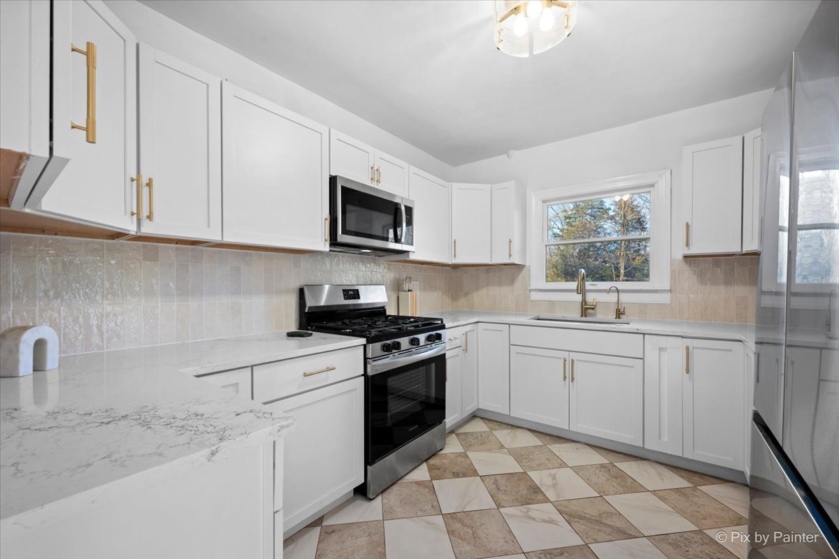28524 West Main Street Barrington, IL 60010 - Photo 6 of 35