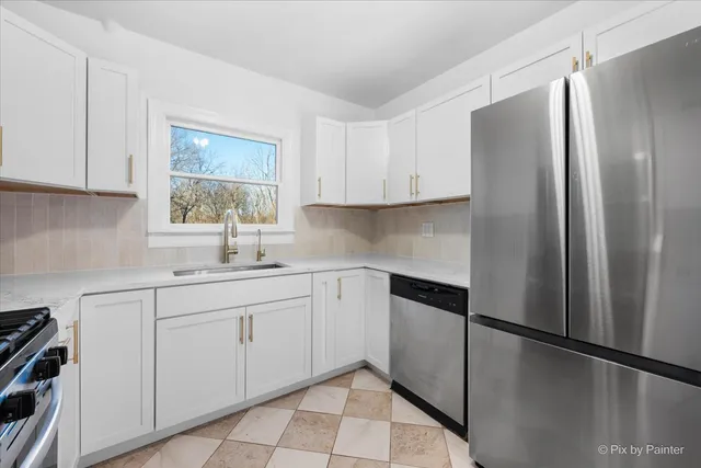 $400,000 | 28524 West Main Street, Barrington, IL 60010