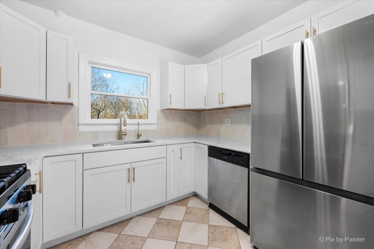 28524 West Main Street Barrington, IL 60010 - Photo 8 of 35