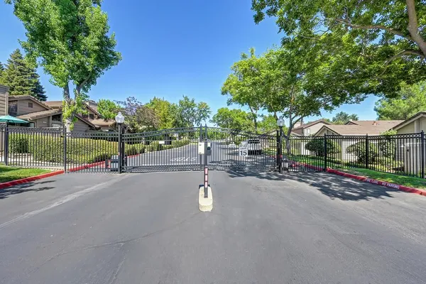 $425,000 | 8152 Chenin Blanc Lane, Fair Oaks, CA 95628