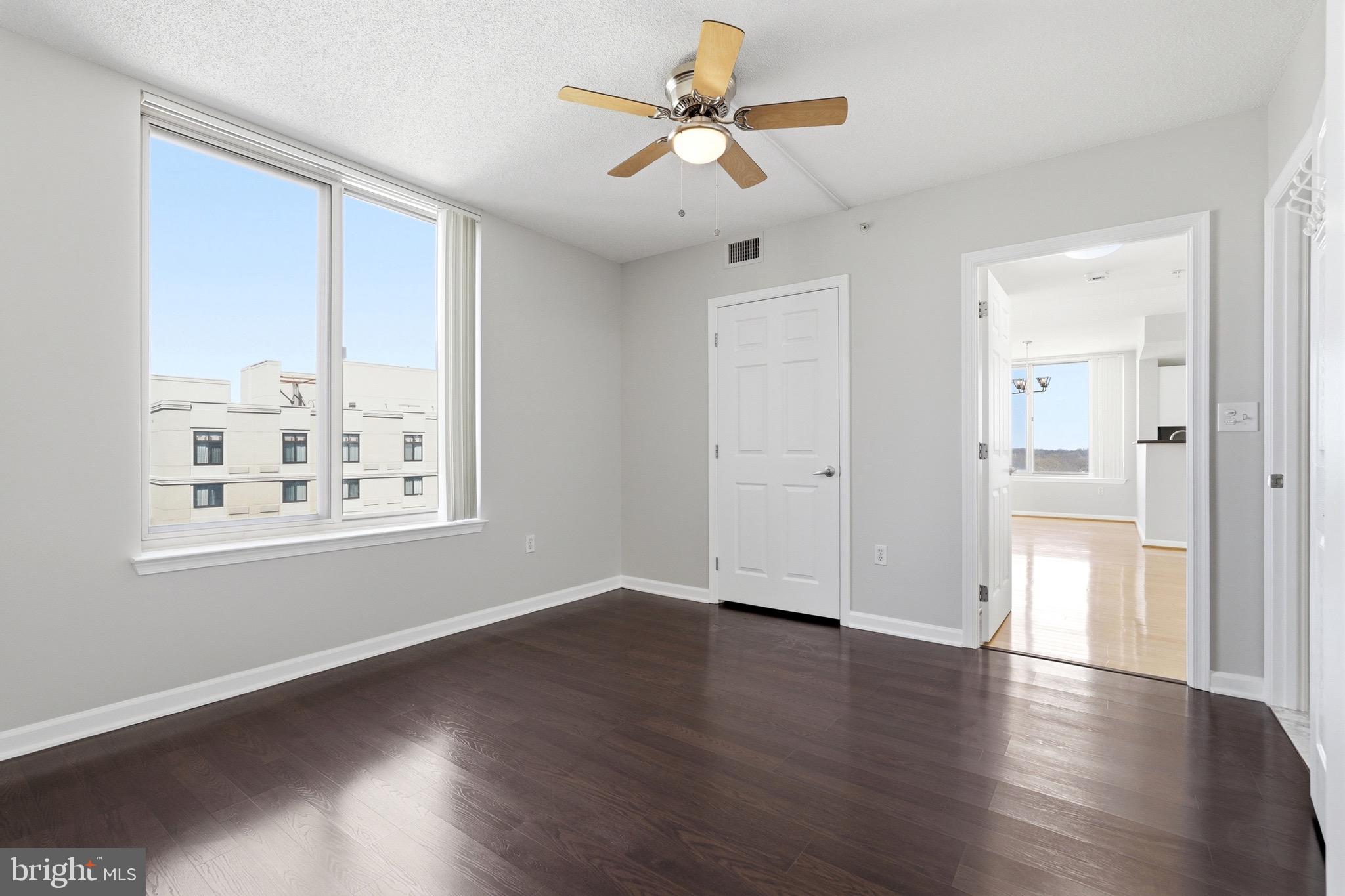 2726 Gallows Road, Unit 1108 Vienna, VA 22180 - Photo 16 of 27