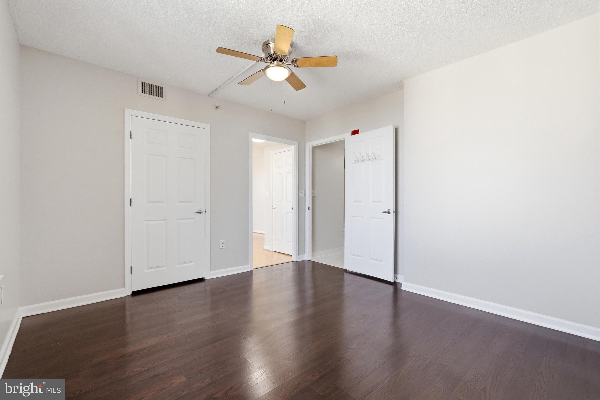 2726 Gallows Road, Unit 1108 Vienna, VA 22180 - Photo 17 of 27