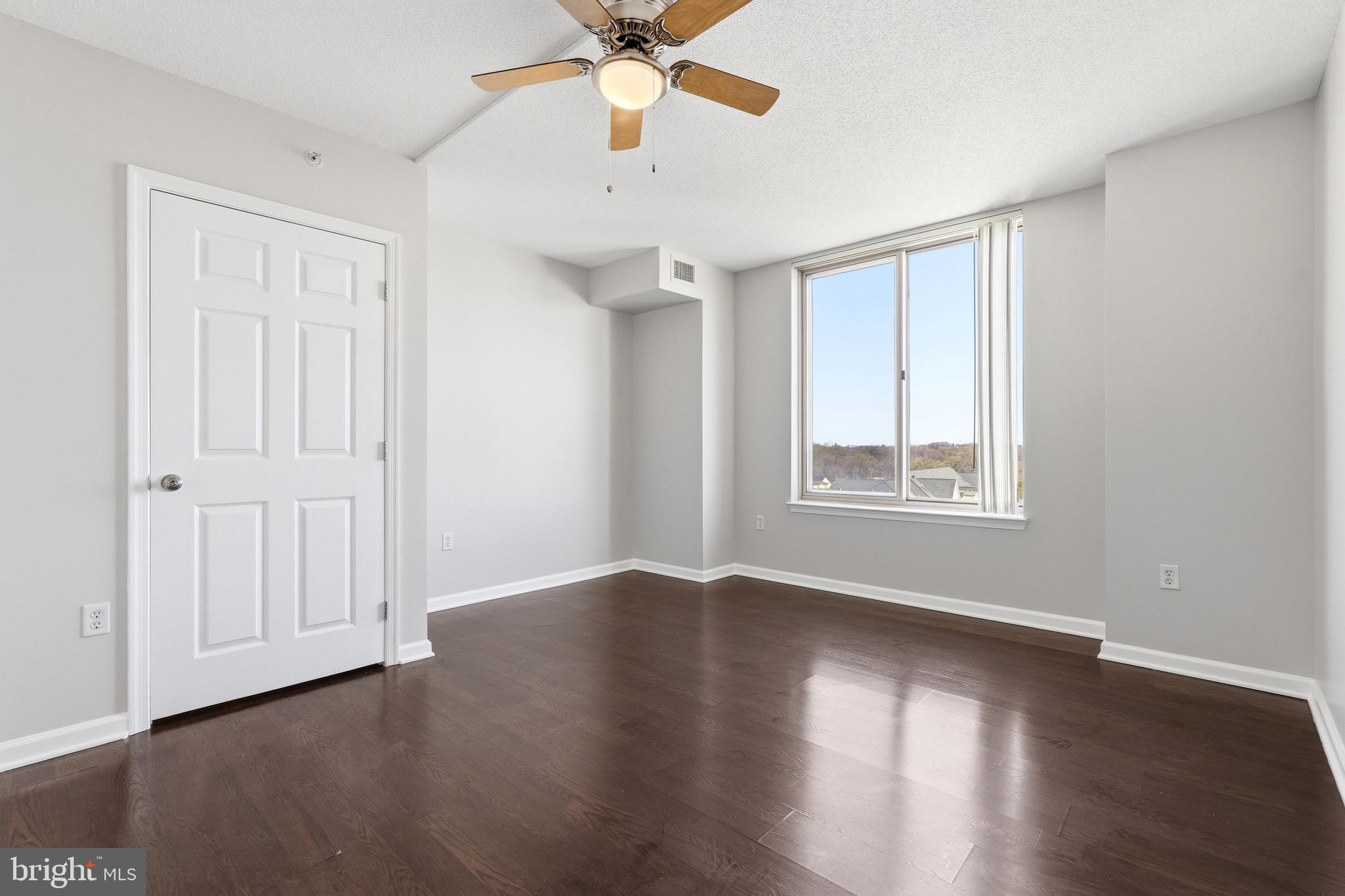 2726 Gallows Road, Unit 1108 Vienna, VA 22180 - Photo 20 of 27