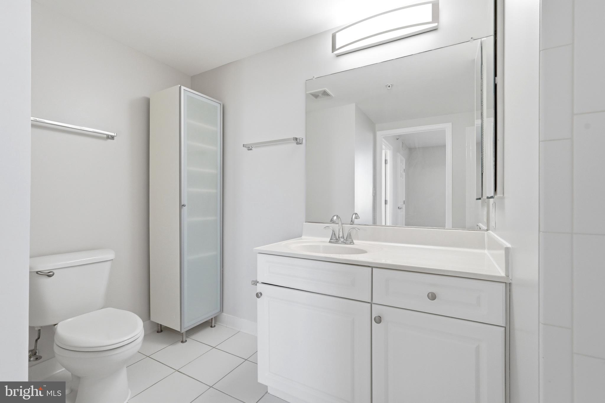2726 Gallows Road, Unit 1108 Vienna, VA 22180 - Photo 24 of 27