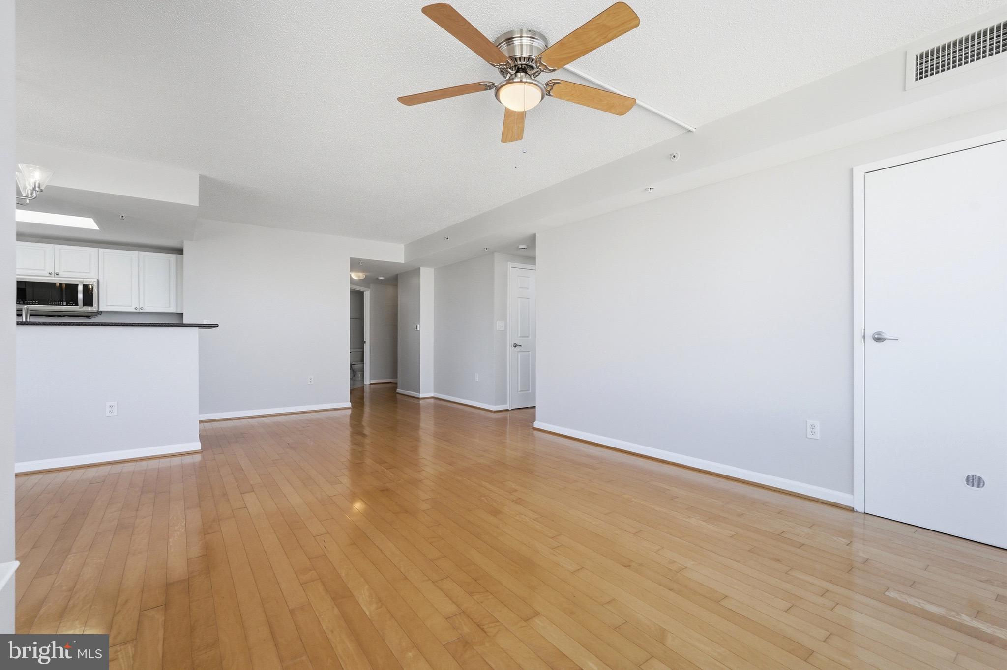 2726 Gallows Road, Unit 1108 Vienna, VA 22180 - Photo 7 of 27