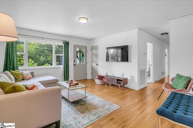 $269,999 | 31 Montis Drive, Greenville, SC 29617