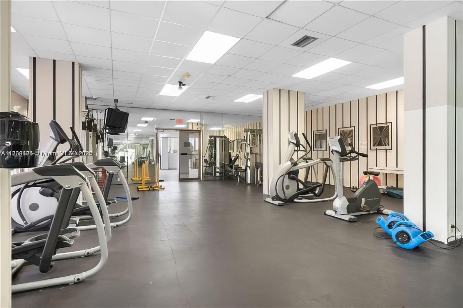 2750 Northeast 183rd Street, Unit 1701 Aventura, FL 33160 - Photo 20 of 40