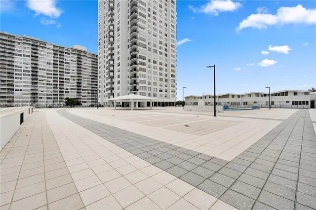 $240,000 | 2750 Northeast 183rd Street, Unit 1701, Aventura, FL 33160