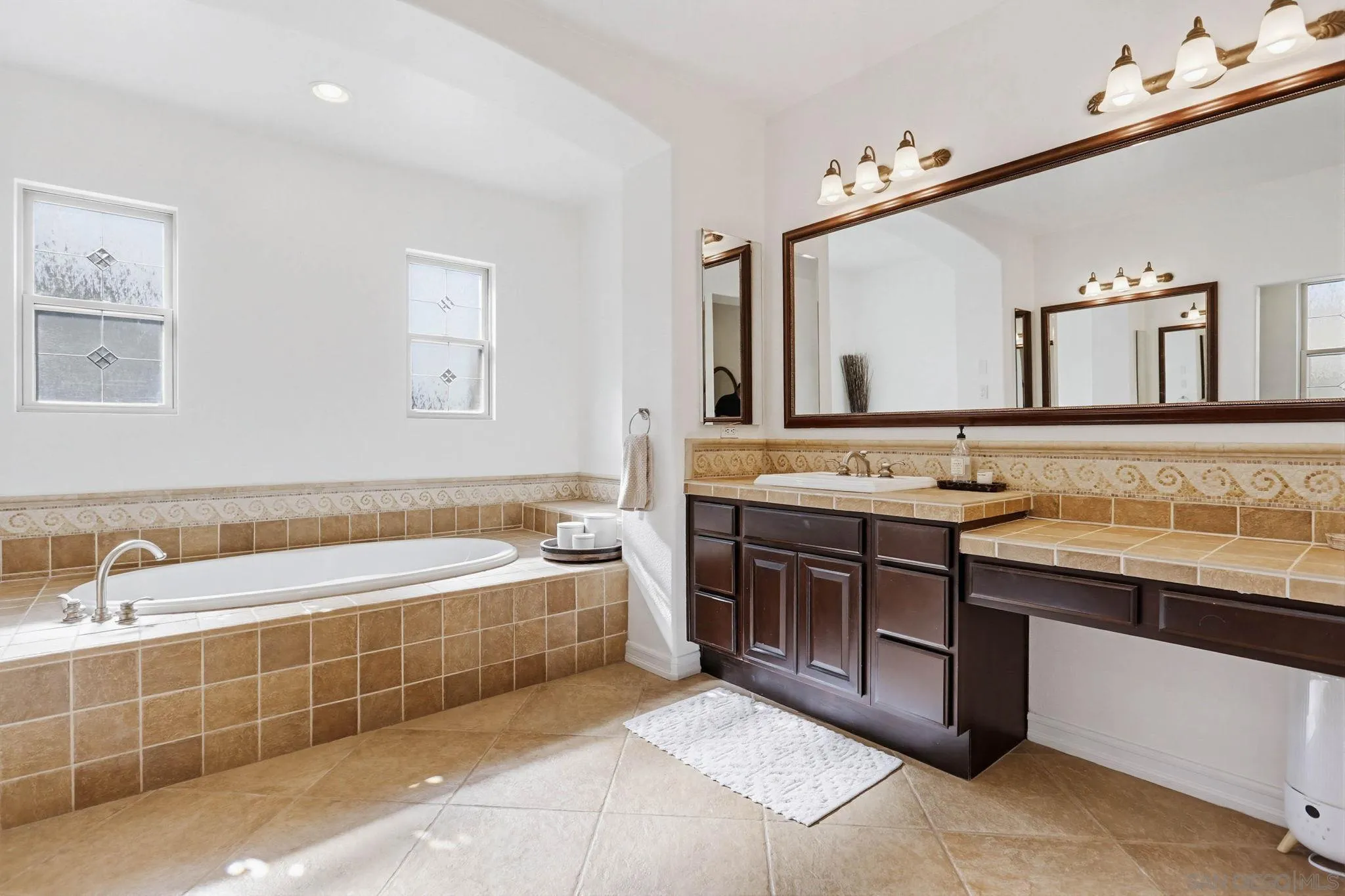 840 Genoa Way San Marcos, CA 92078 - Photo 17 of 36