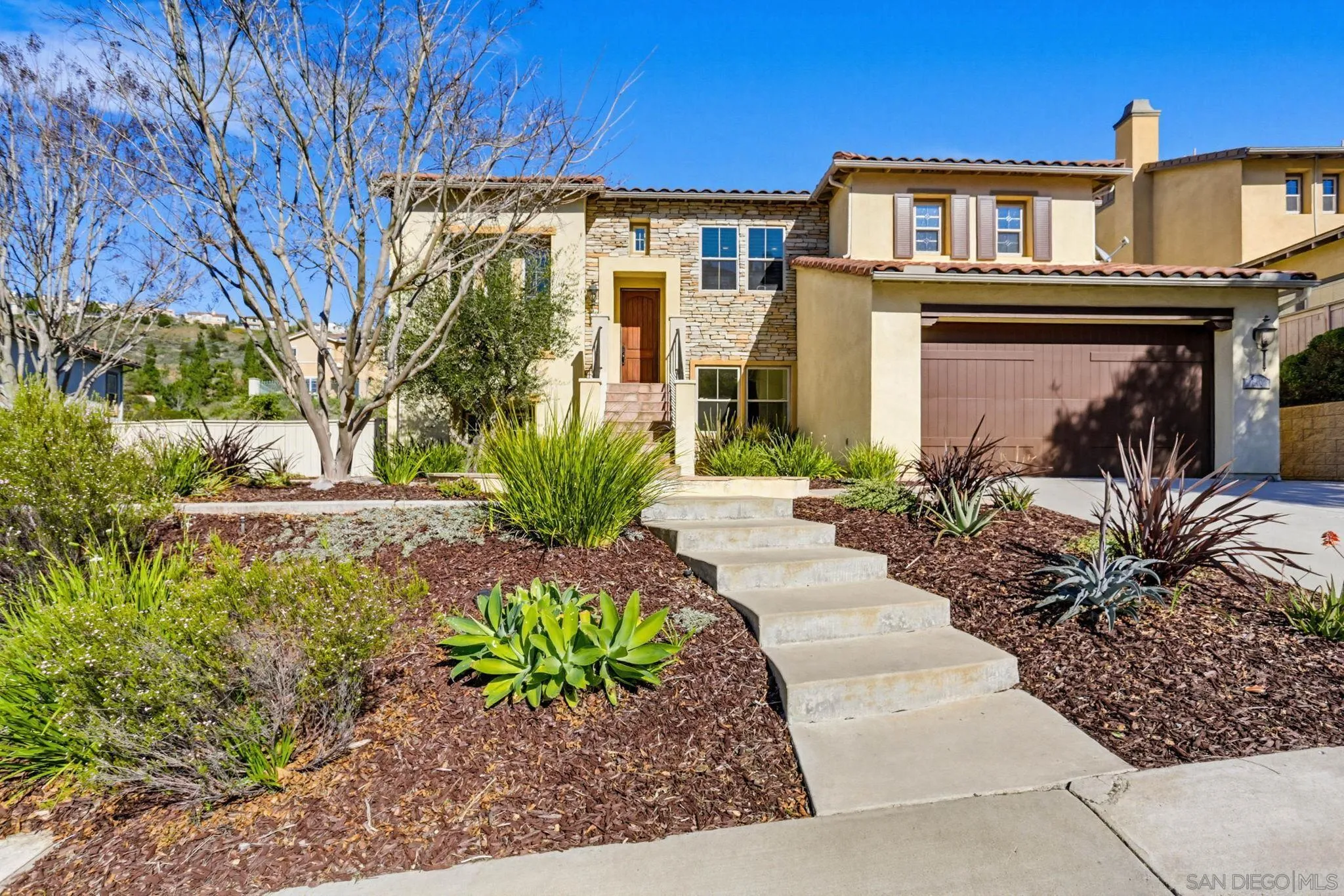 840 Genoa Way San Marcos, CA 92078 - Photo 3 of 36