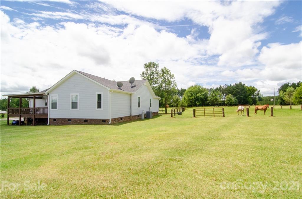 1384 Pioneer Road York, SC 29745 - Photo 3 of 28 Gallery Image 3