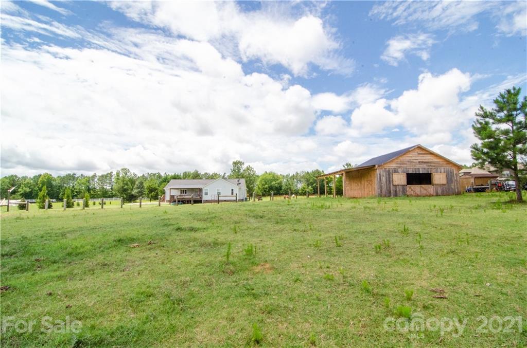 1384 Pioneer Road York, SC 29745 - Photo 5 of 28 Gallery Image 5