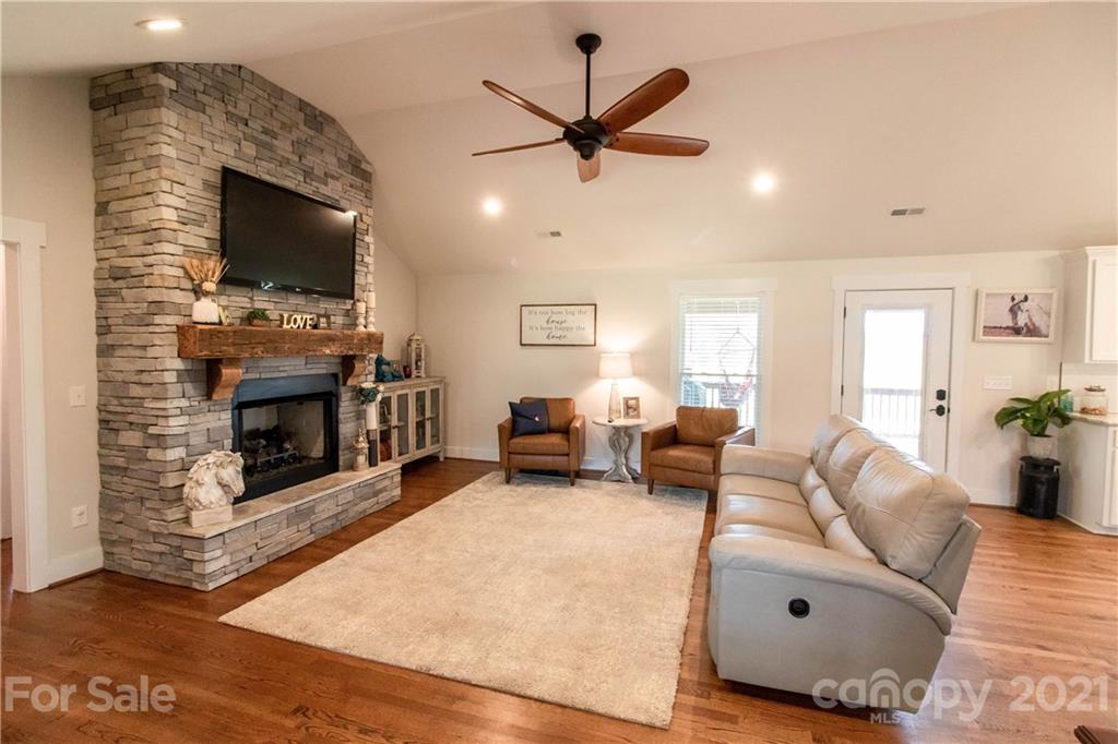 1384 Pioneer Road York, SC 29745 - Photo 8 of 28 Gallery Image 8