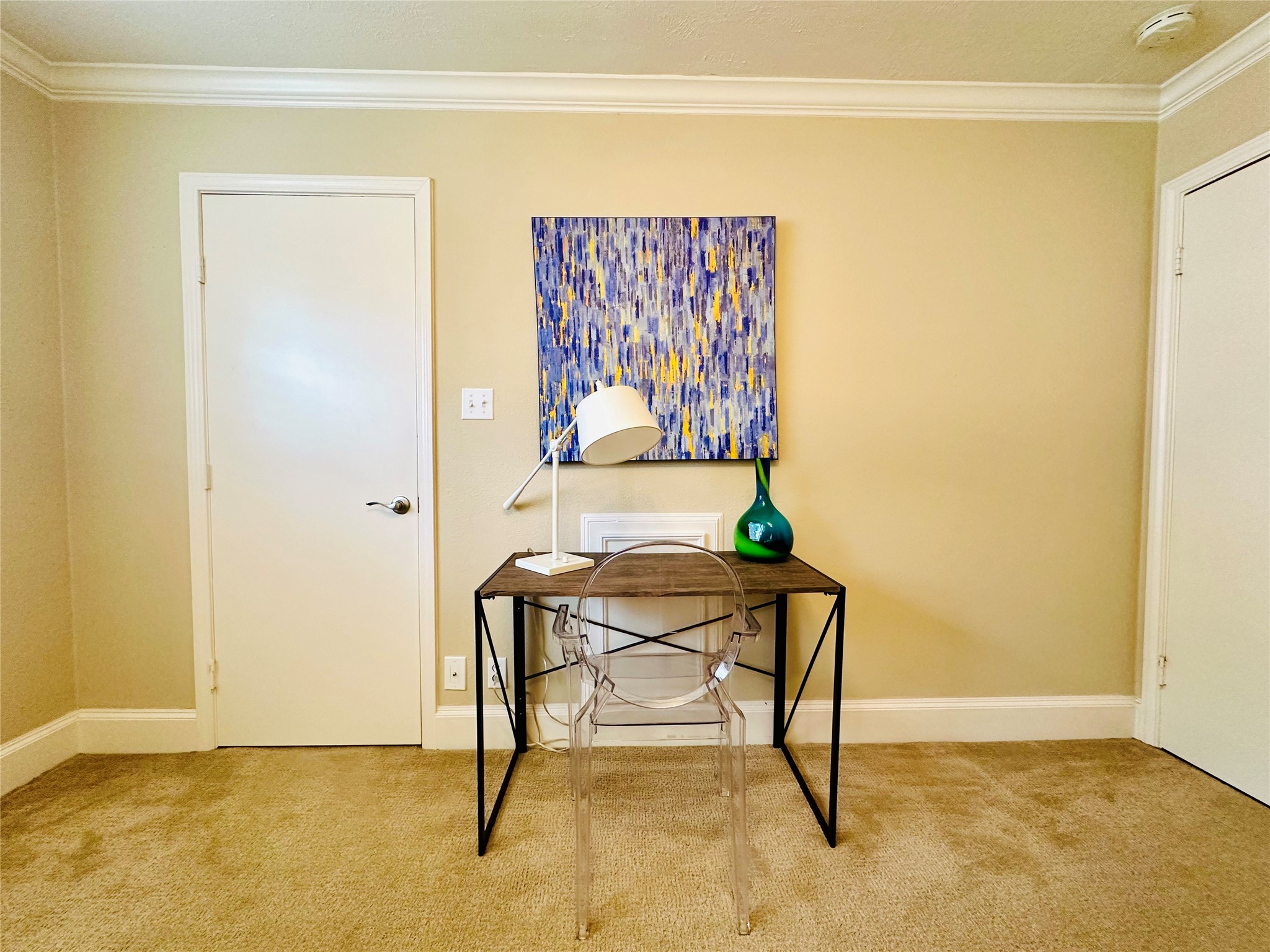 3402 Garrott Street, Unit 16 Houston, TX 77006 - Photo 20 of 47 a view of a room with a table and chairs